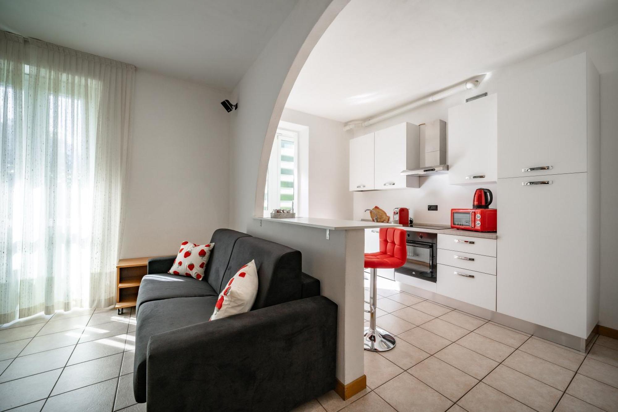 Dolce Teresa Apartment Mandello del Lario Bagian luar foto
