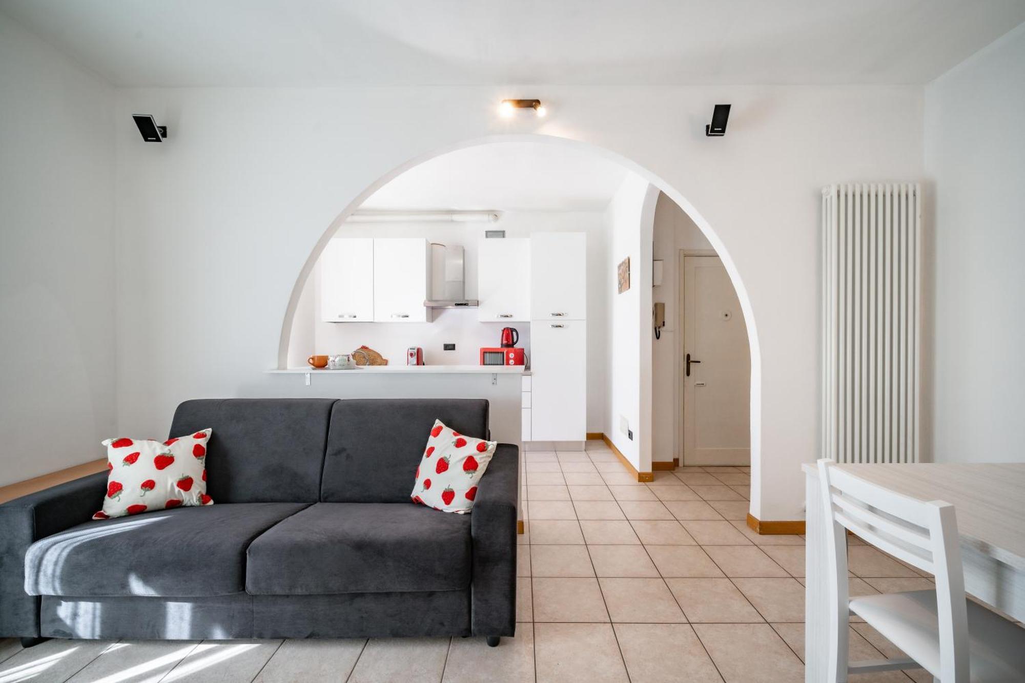Dolce Teresa Apartment Mandello del Lario Bagian luar foto