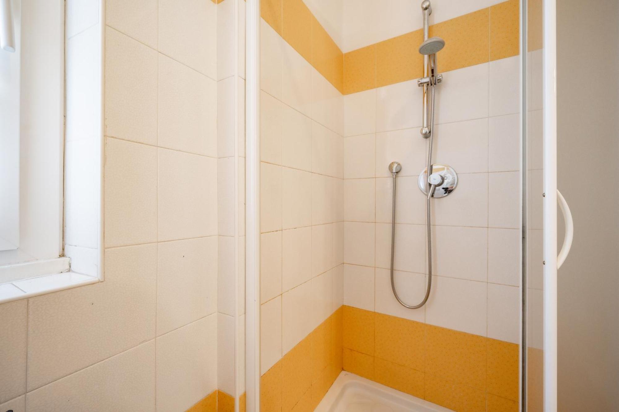 Dolce Teresa Apartment Mandello del Lario Bagian luar foto
