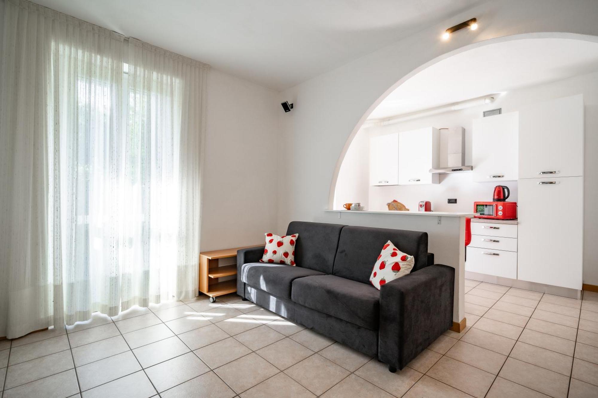 Dolce Teresa Apartment Mandello del Lario Bagian luar foto